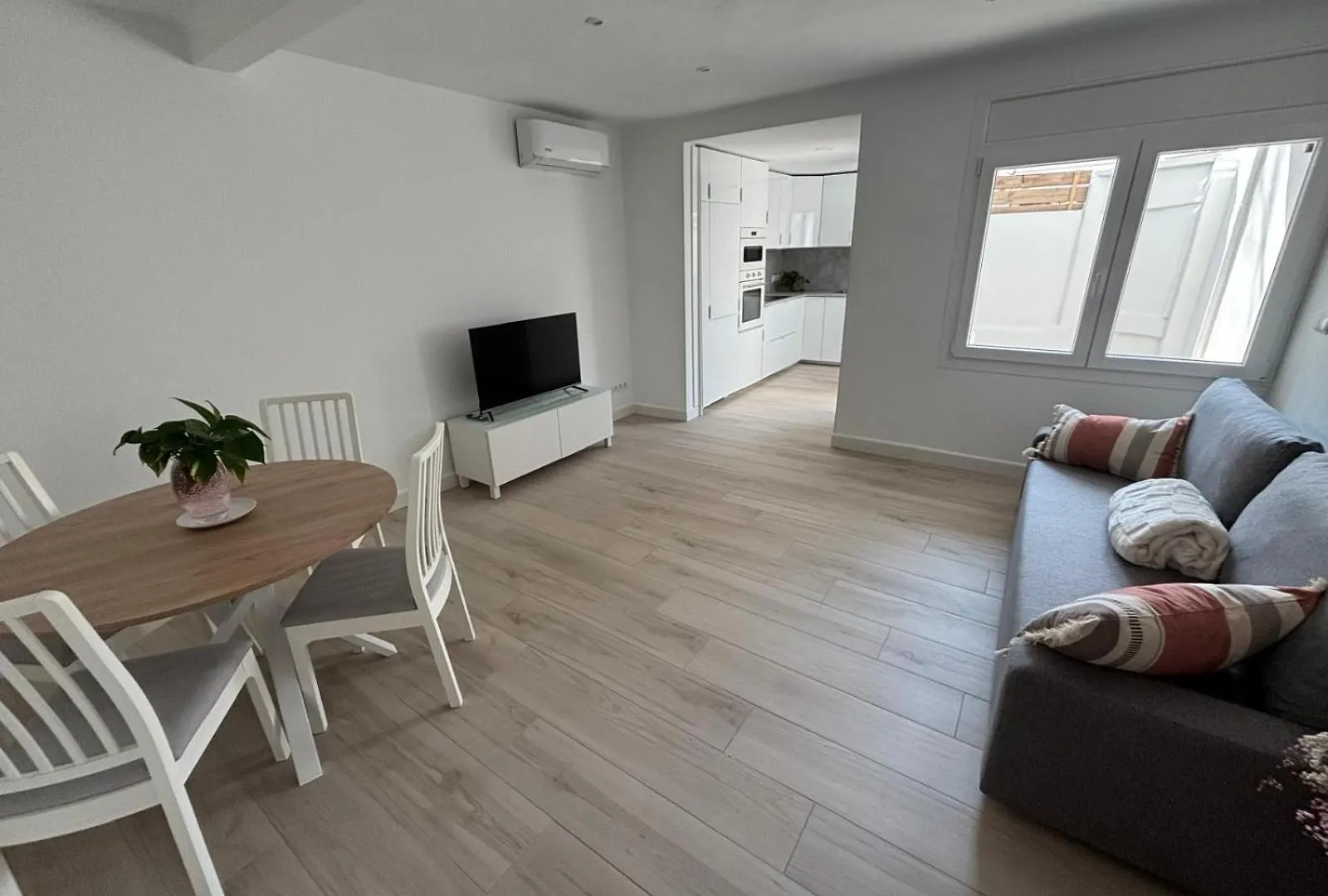 La Sardineta, Es Un Apartamento En La Costa Brava, Palamos 1 Minuto De La Playa Alquiler Temporal Minimo 32 Noches